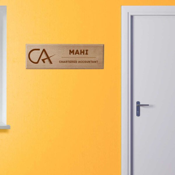 nameplate-Wood-Engarving-mockup-3