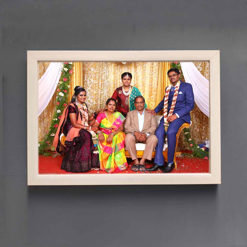 photo-frame-size-18×12 12×18 photo frame – Designed for Elegant Bedroom Walls